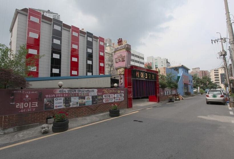 모텔 Daejeon Daesa Lake