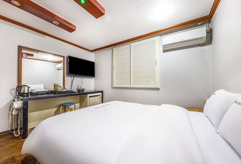 모텔 Daejeon Daesa Lake