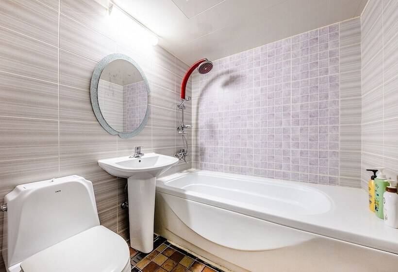 모텔 Daejeon Daesa Lake