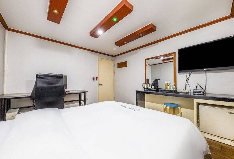 모텔 Daejeon Daesa Lake