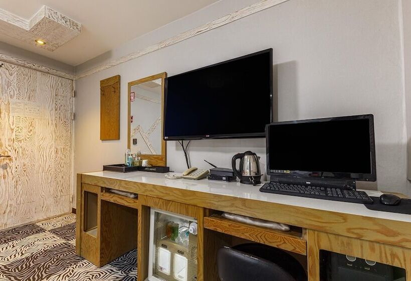 모텔 Daejeon Daesa Lake