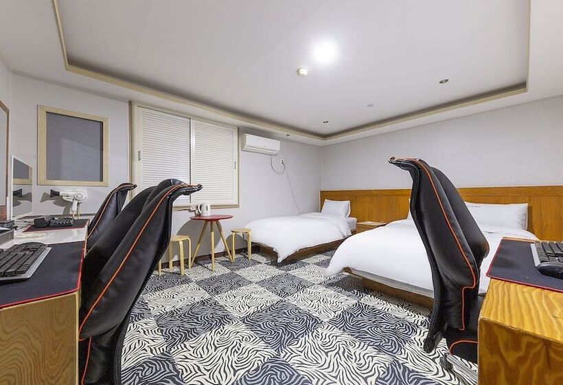 모텔 Daejeon Daesa Lake