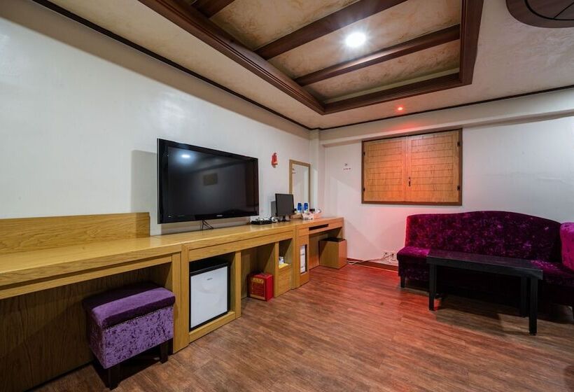 Мотель Donghae Pig