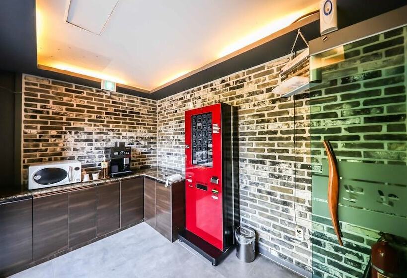 모텔 Eumseong Cello