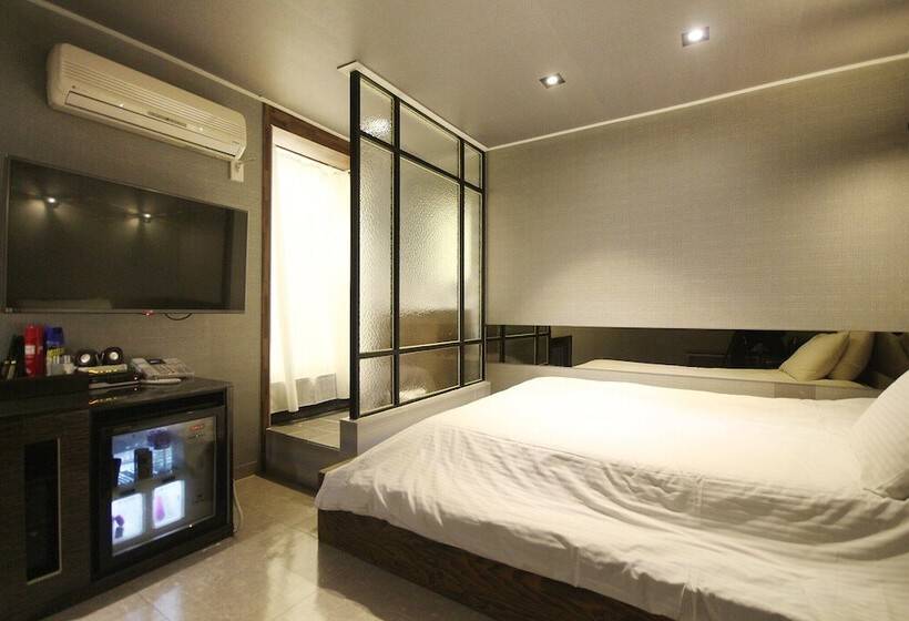 Motel Geojedo Gohyeon Line 69