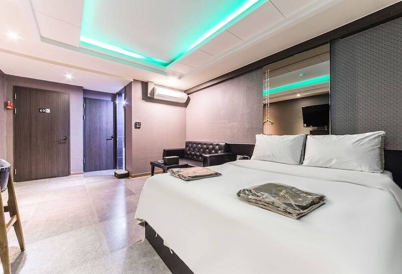 Motel Geumjeong 1004