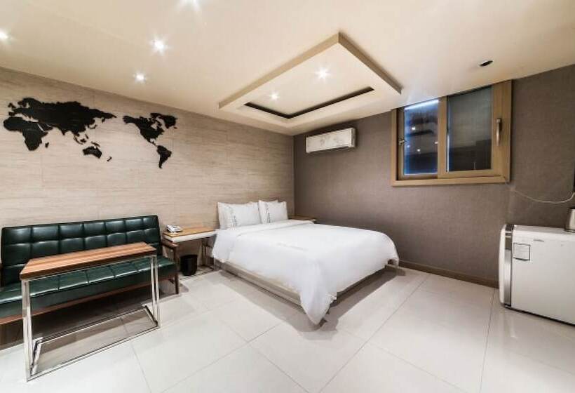 מוטל Geumjeong Regency