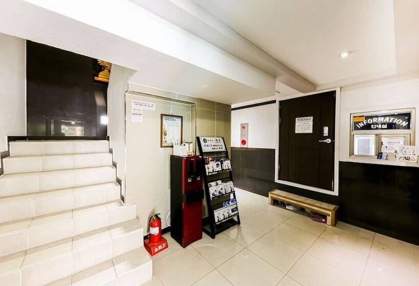 汽车旅馆  Grant Gorancho