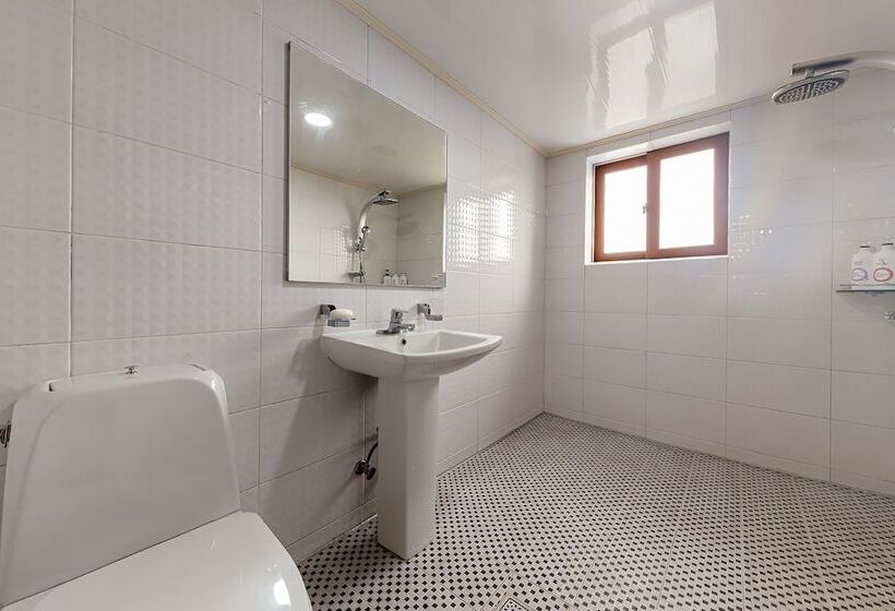 汽车旅馆  Grant Gorancho