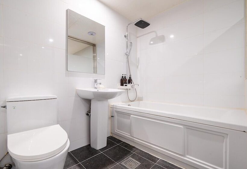 מוטל Guri C Boutique