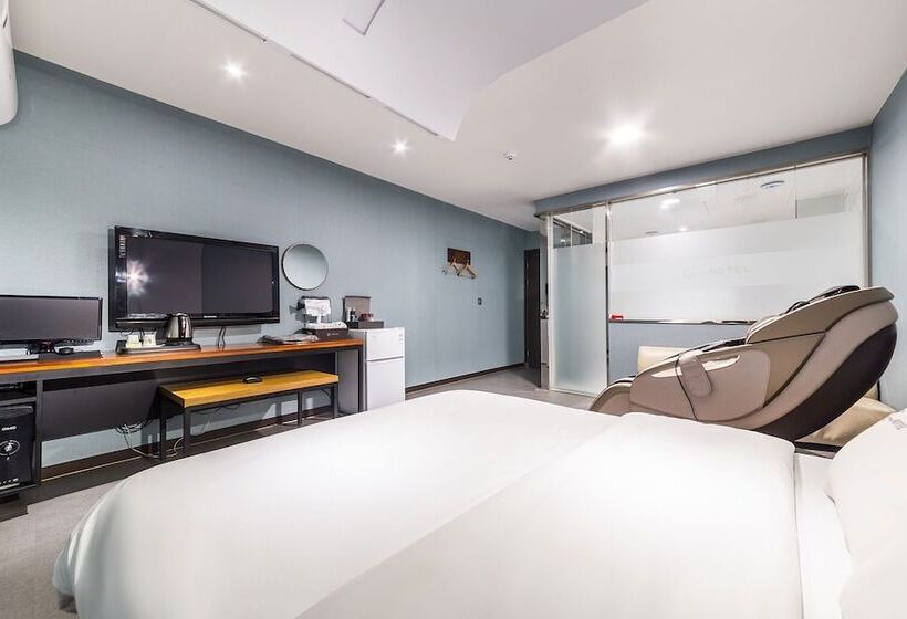 מוטל Guri C Boutique