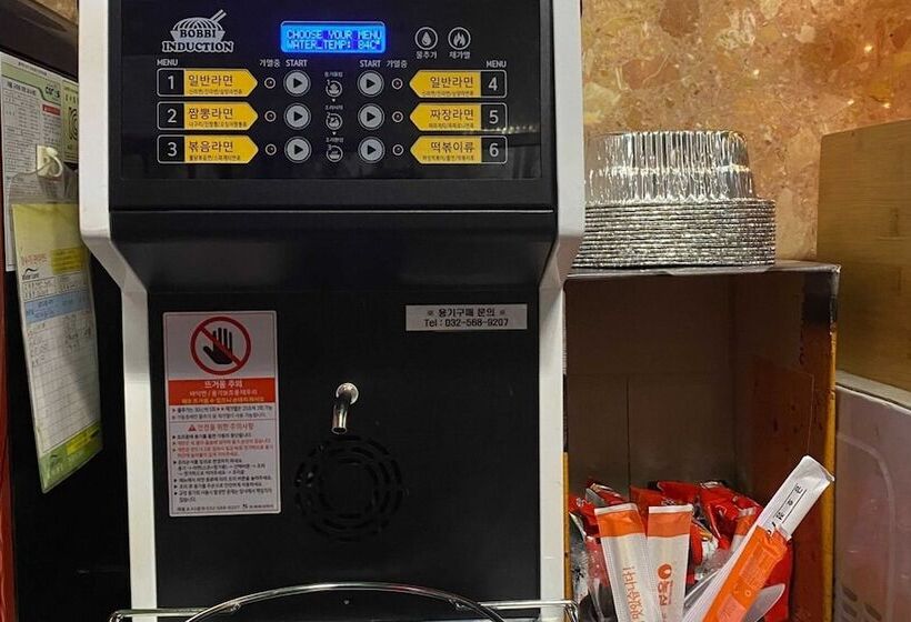 מוטל Gwangju Geumho World