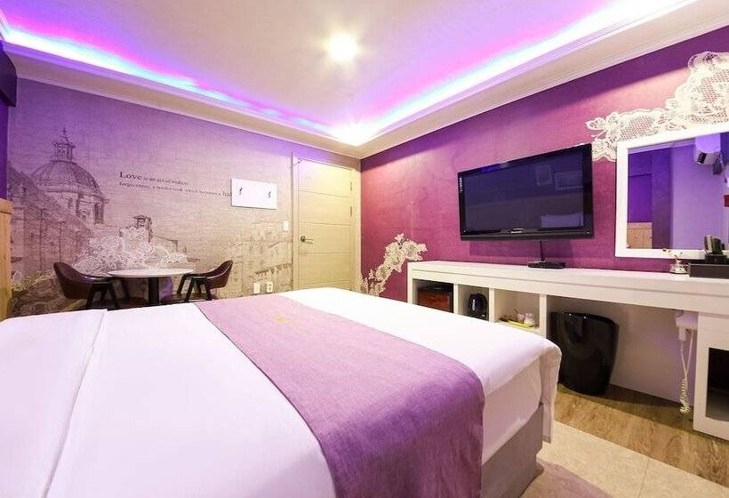 מוטל Gwangju Geumho World