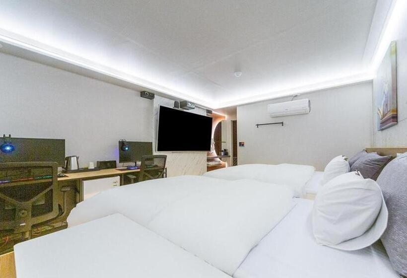 汽车旅馆  The Araboda