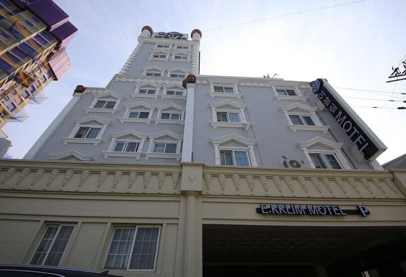 מוטל Gwangju Shinandong Ekklim