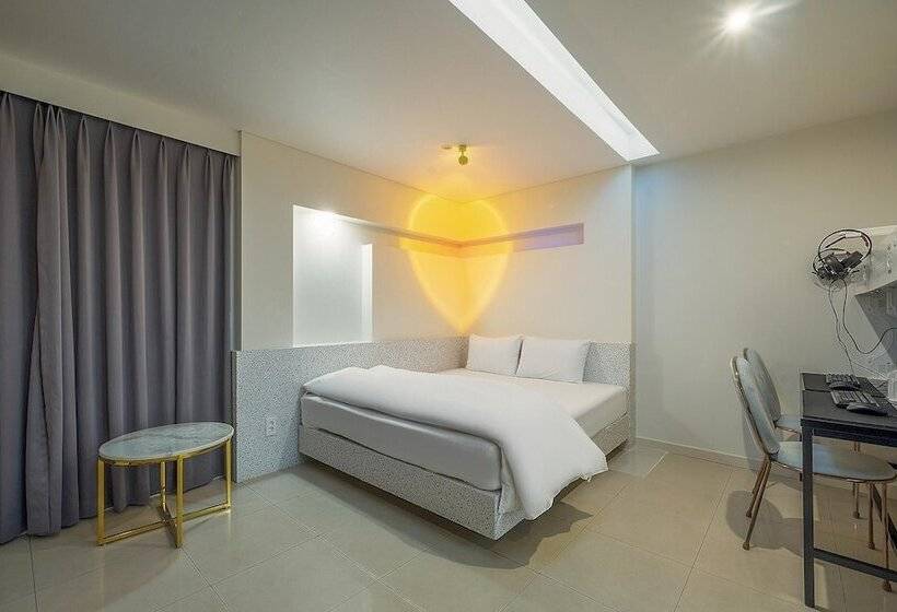 모텔 Gyeongsan Instar