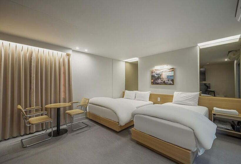 모텔 Gyeongsan Instar