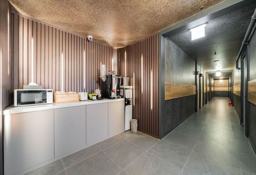 מוטל Ilsan Hwajeong June