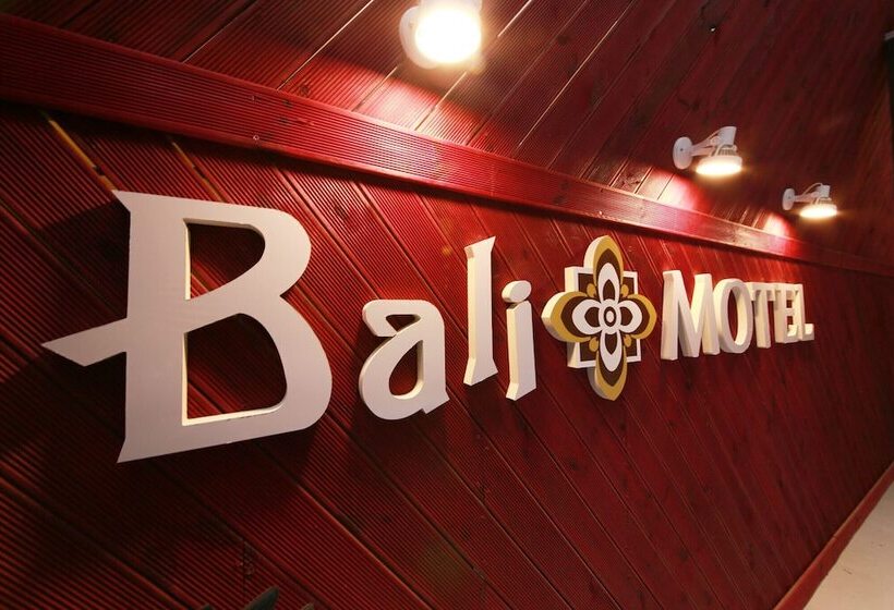 מוטל Indeokwon Bali