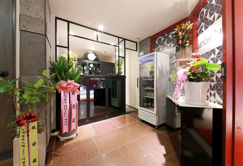 מוטל Indeokwon Bali