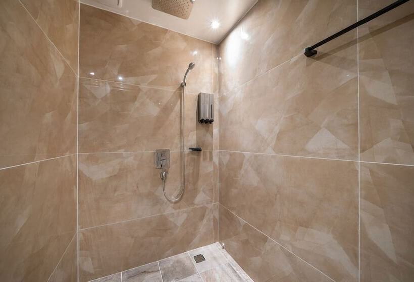 מוטל Indeokwon Ian