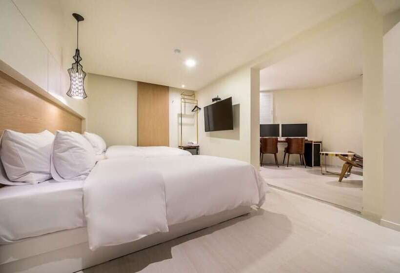 מוטל Indeokwon Ian