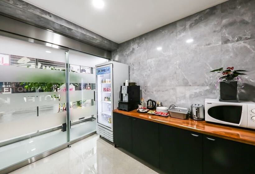 מוטל Jecheon Hotel K