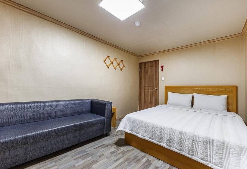 Мотель Jecheon W