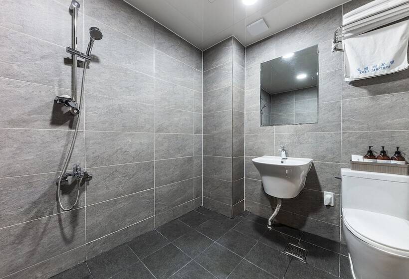 모텔 Jeongju Ochang Hotel Bom