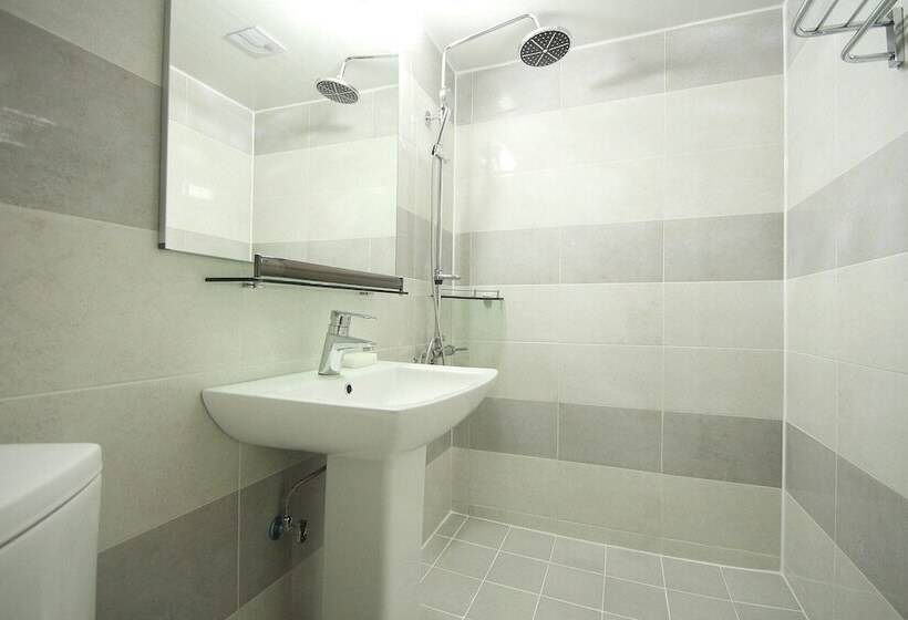 فندق على الطريق Jinju Line