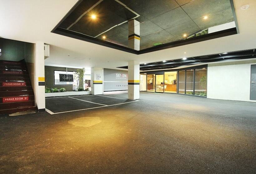 فندق على الطريق Jinju Hotel Seven