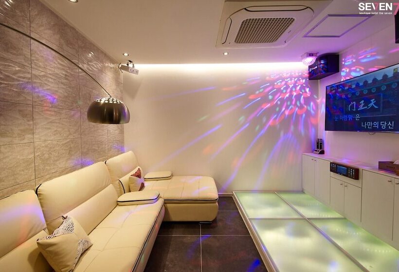 فندق على الطريق Jinju Hotel Seven