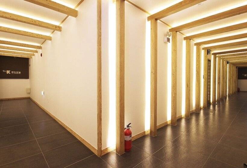 فندق على الطريق Muan Hotel The K