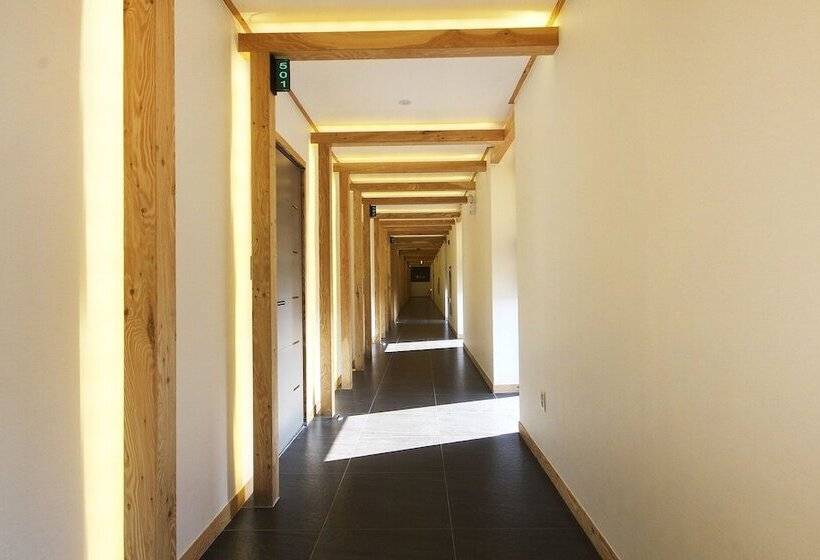 מוטל Muan Hotel The K