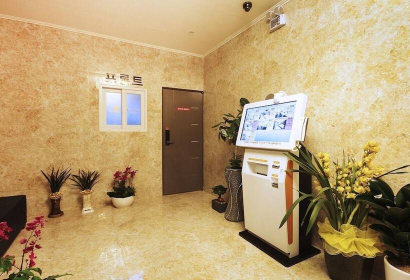 فندق على الطريق Muan Hotel The K