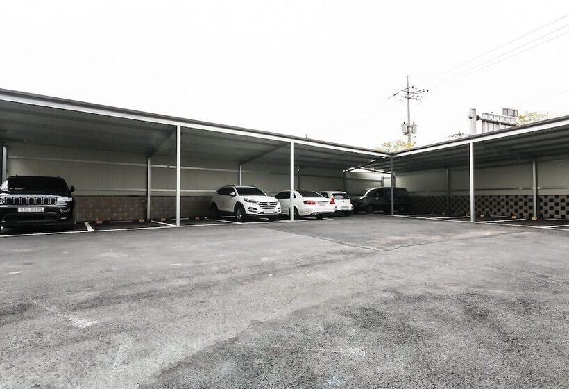 فندق على الطريق Muan Hotel The K