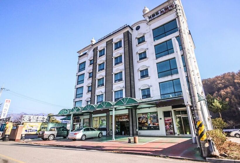 汽车旅馆  Mungyeong Oncheon