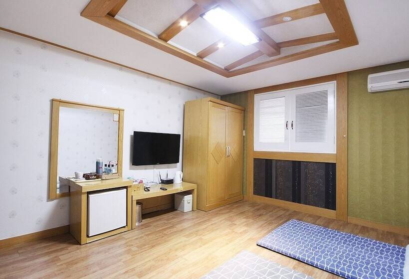 Мотель Namwon Hong Kong