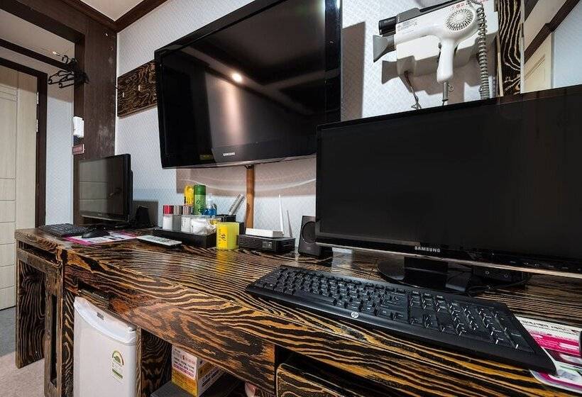 מוטל Osan The Rest