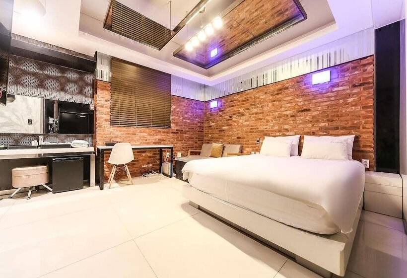 모텔 Pohang Jukdo Market 11avenue