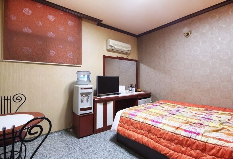 汽车旅馆  Pohang Jukdo Market Mosu