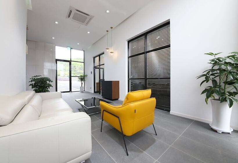 فندق على الطريق Sacheon Rubens