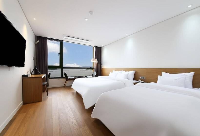 فندق على الطريق Sacheon Rubens