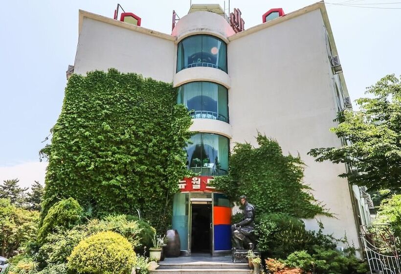 Motel Taean New World