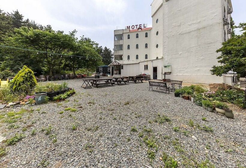 Motel Taean New World