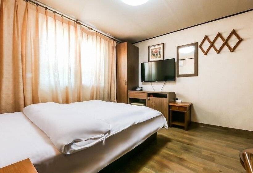 Motel Taean New World