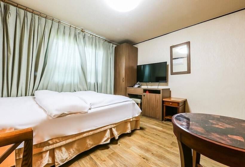 Motel Taean New World