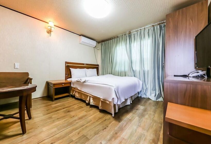 Motel Taean New World