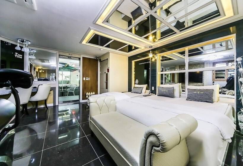 모텔 Ulsan Junggu Time