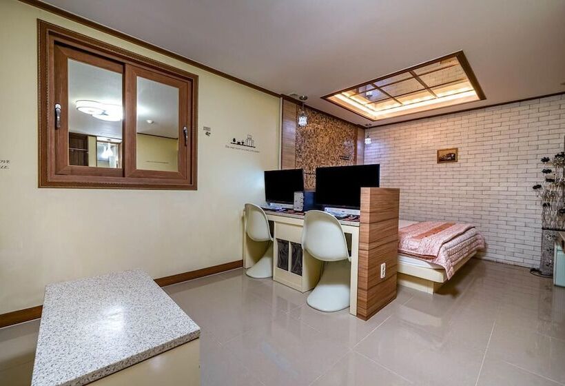 모텔 Ulsan Junggu Time